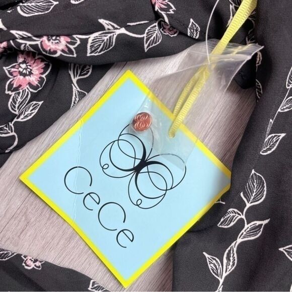 Black Ruffle Sleeve Top L - Picture 6 of 6